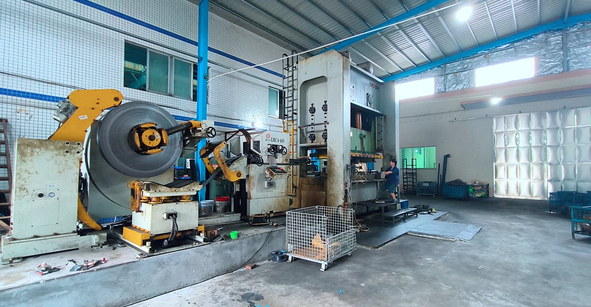 Automated bracket stamping equipment at the Taishan castor factory
